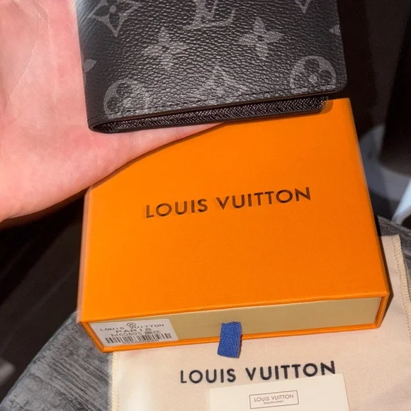 Louis Vuitton Black and Gray Monogram Wallet - Picture 5 of 5
